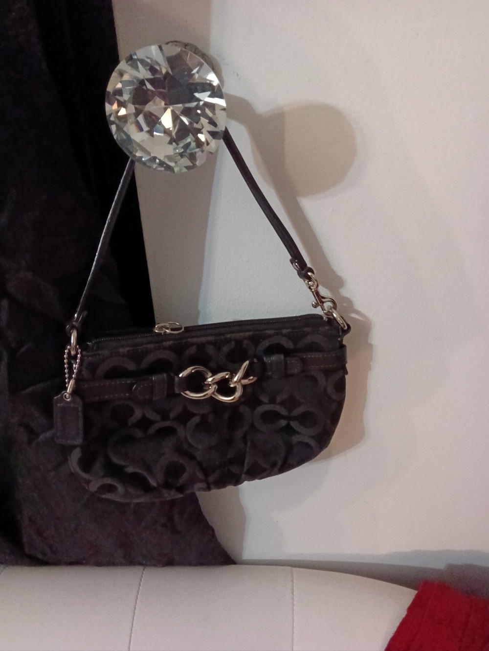 #23A Coach Opt Art Brooke Signature Wristlet w/ Silver Chain Link
